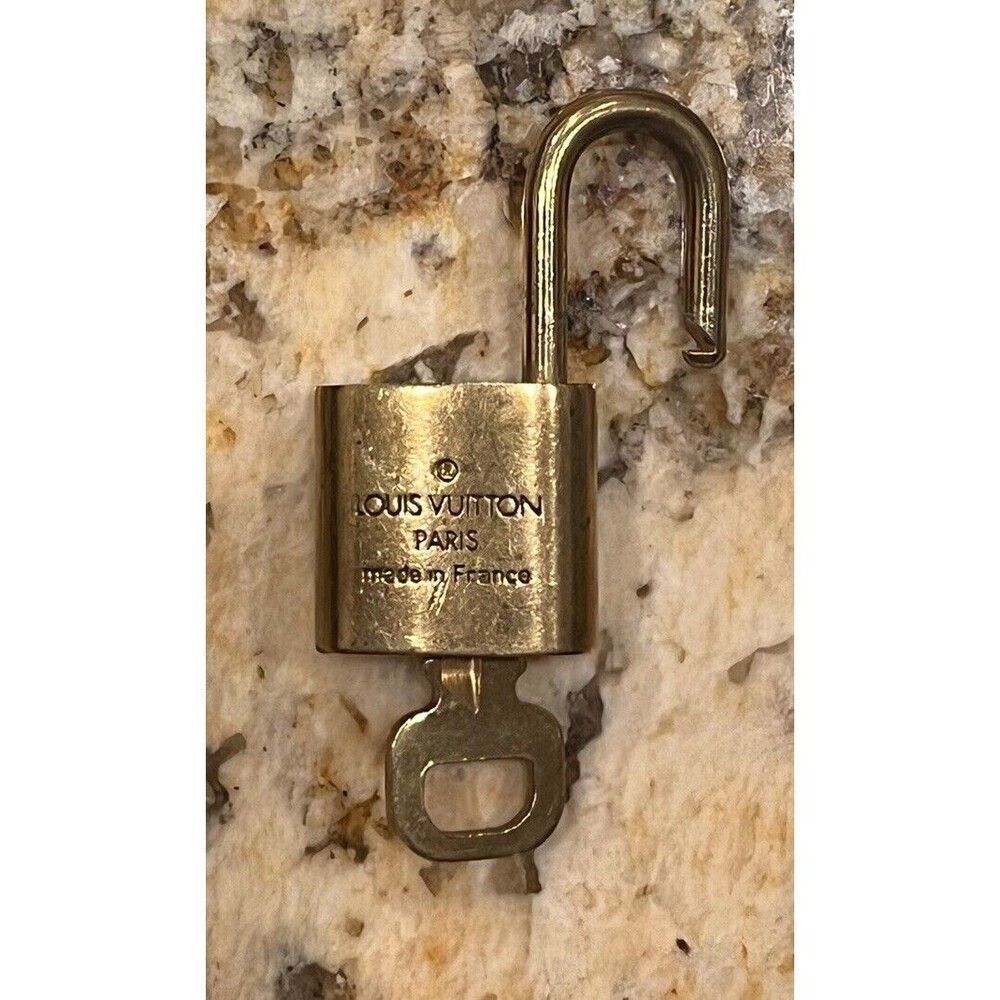 Authentic LOUIS VUITTON Brass Lock and Key Set Charm Pendant - Picture 4 of 6